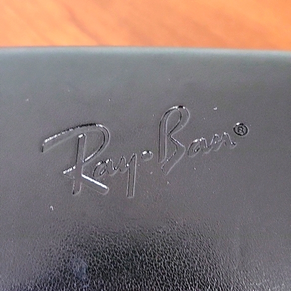 Ray-Ban Hardshell Case For Glasses - Picture 2 of 5